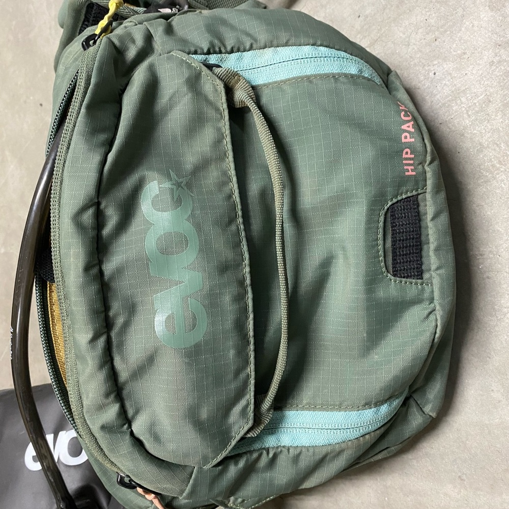 Evoc 3L hip pack with 1.5L water